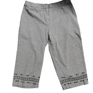 R.Q.T Vintage Women's Black And White Gingham Capri Pants Size 10‎